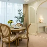 Hidden Residence- No.1 On The Bund